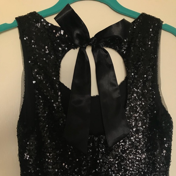 Windsor Formal Prom Dress - Picture 4 of 4